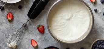 Jak zrobić bitą śmietanę?