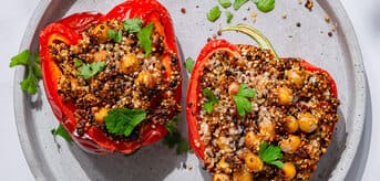 Wegetariańska papryka faszerowana. - zdjęcie