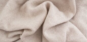 Zbliżenie na materiał kaszmirowy