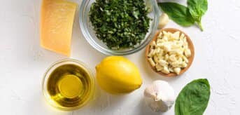 Składniki do stworzenia sosu do sałatki - zdjęcie