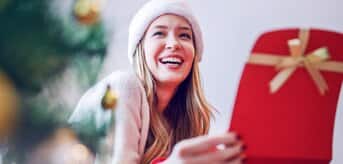 Eleganckie prezenty na święta dla kobiety - tytułowa