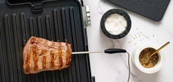 Wołowina smażona na grillu marki Braun. - zdjęcie