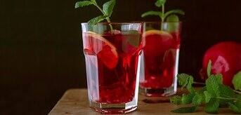 en_ADP-ImB_breakfast-family-type-recipe02_pomegranate-iced-tea_1440x810_SM.png