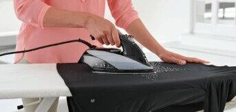 TexStyle-5-lifestyle-image-Come-stirare-correttamente-magliette.jpg