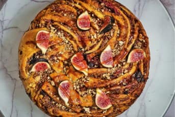 Babka au caramel, noix de pécan et figues par @momolmp8