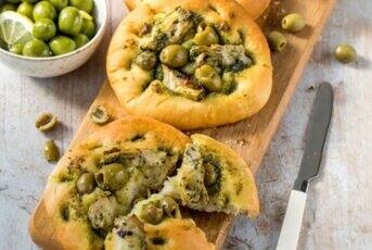 Focaccia aux olives et artichauts