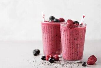 Smoothie aux fruits rouges
