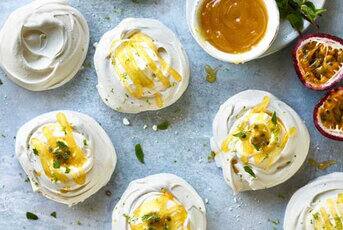 Pavlova au fruit de la passion