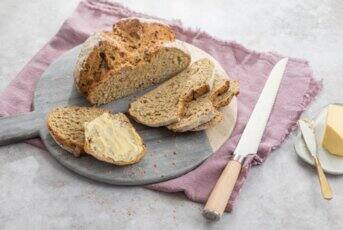 Pain au bacon et aux herbes
