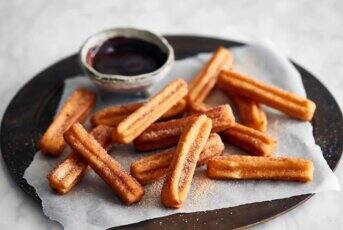 Chichis ou beignets de fête foraine