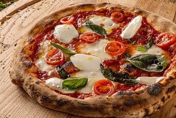 Domowa pizza z robotem planetarnym