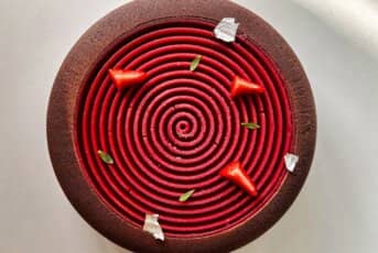 Entremets chocolat fraise by @momolmp8