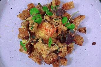 Jaune d'oeuf et poêlée de champignons