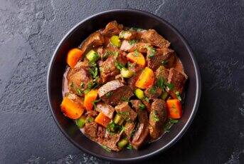 Paleron de bœuf à la sauce tomate