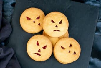 Halloween Cookie Sandwiches