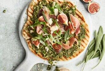 Pain au pesto et prosciutto