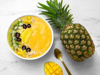 SMOOTHIE BOWL Z ANANASEM I MANGO