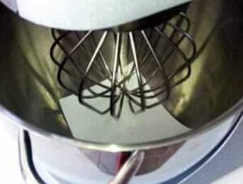 2. Abstand zur Schüssel einstellen