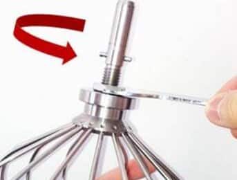 3. Die Mutter wieder fixeren