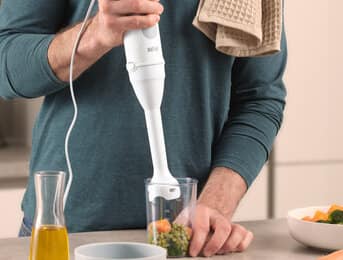 Blending smaller quantities quickly and easily.