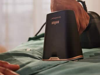 Refresh your outfit in less than 1 minute.*