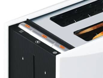 Praktisches Bedienfeld an der Oberseite des Braun Toasters.