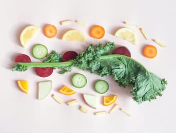 Empêchez les aliments de finir à la poubelle : Faites des achats raisonnables et saisonniers.