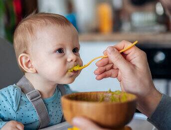 How do I know when to start weaning?
