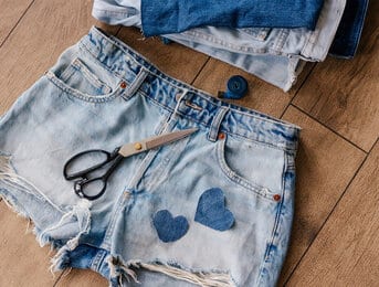 Holes, tears and fraying in clothing.