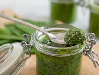 De geur van verse pesto