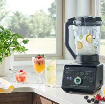 Braun PowerBlend 9X Hand blender in use