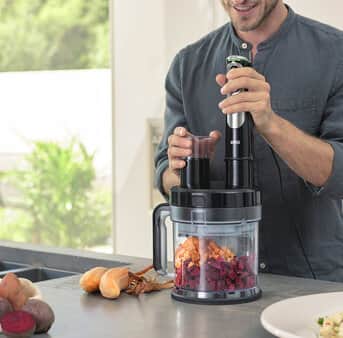 Braun MultiQuick 9X Hand blender in use