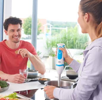 Braun MultiQuick 5 Vario Fit Hand Blender in use