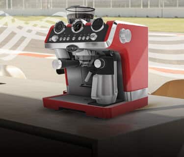Diseña tu cafetera al estilo de los mecánicos de los boxes con Officina De'Longhi.