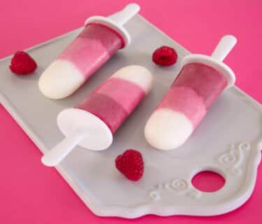Creamy berry popsicles