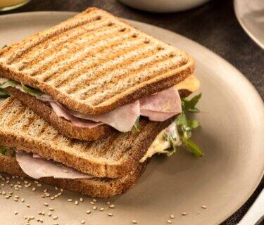 Toast in friggitrice ad aria