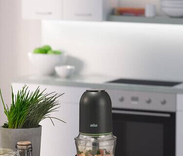 パワフル4枚刃でいっきにしたごしらえ。