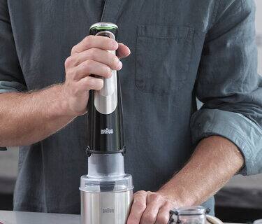 Freshly ground coffee and spices within seconds.