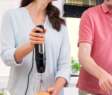 Quickly and easily whips, beats and stirs.