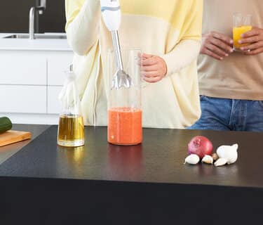 Mit variabler Geschwindigkeitseinstellung am Drehrad. Präzise. Vielseitig. Kreativ.