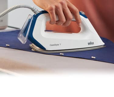 Brauns bäst presterande ånggeneratorstrykjärn med 4x snabbare avkalkning.