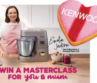 WIN a Masterclass for you & mum with Emelia Jackson