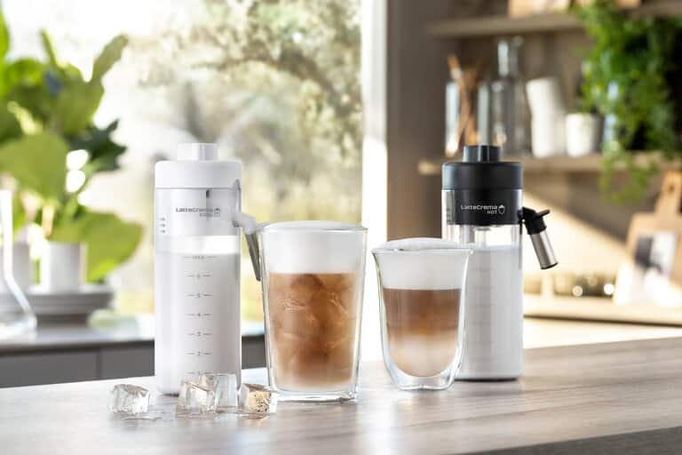 03 Eletta Explore ECAM450.86.T – студени напитки с лед и каната LatteCrema Cool