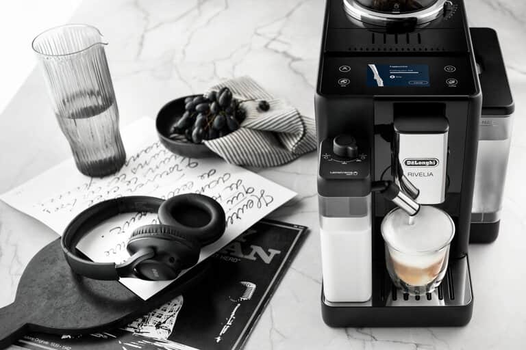 11 Rivelia – flat white с копринена микропяна LatteCrema Hot