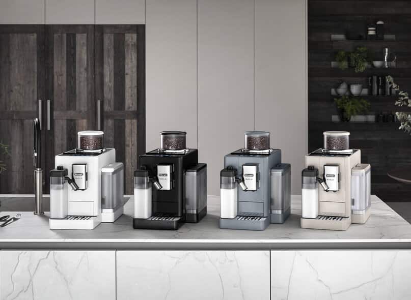 Ekspres do kawy biały, czarny, a może beżowy?