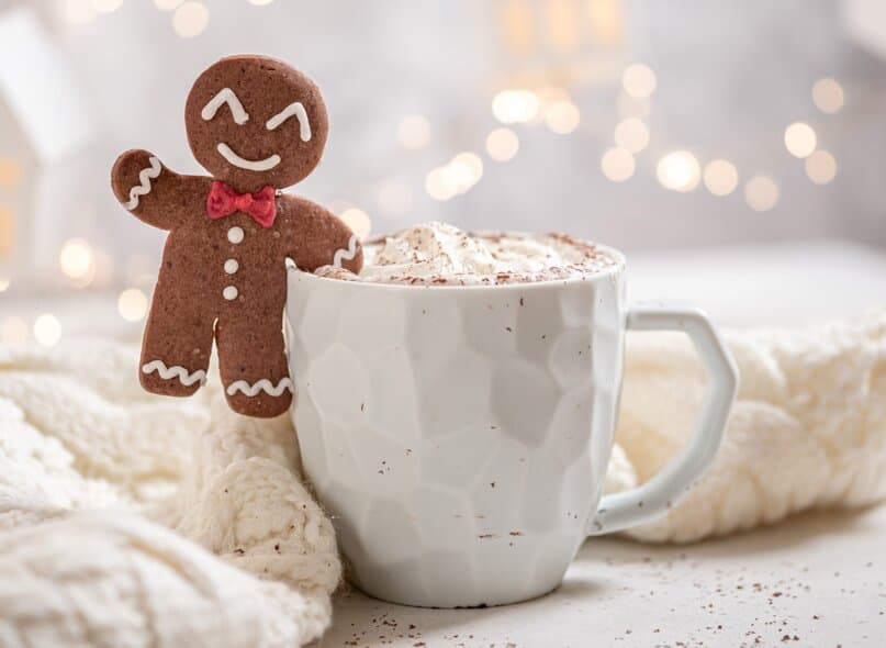 Kawa piernikowa, z piankami czy z pomarańczą? 3 przepisy na świąteczną kawę