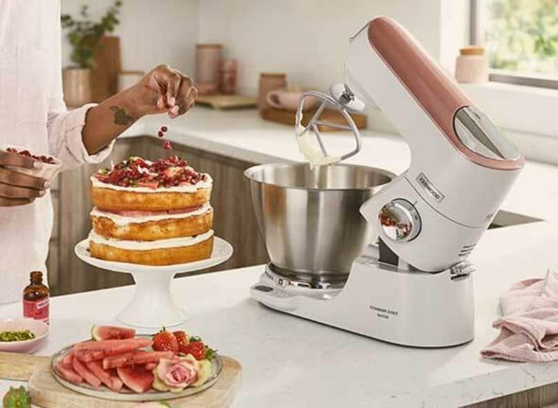 Advantages of a stand mixer