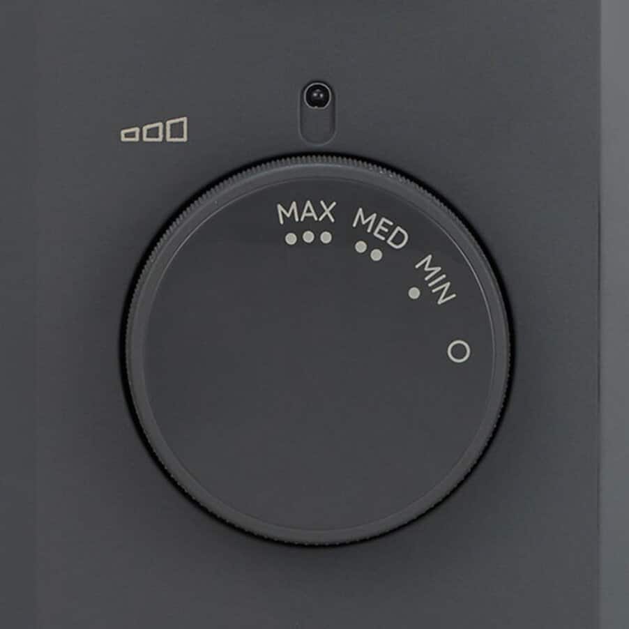 運転切り替えダイヤルで、電力レベル（暖房の強さ）を調整可能