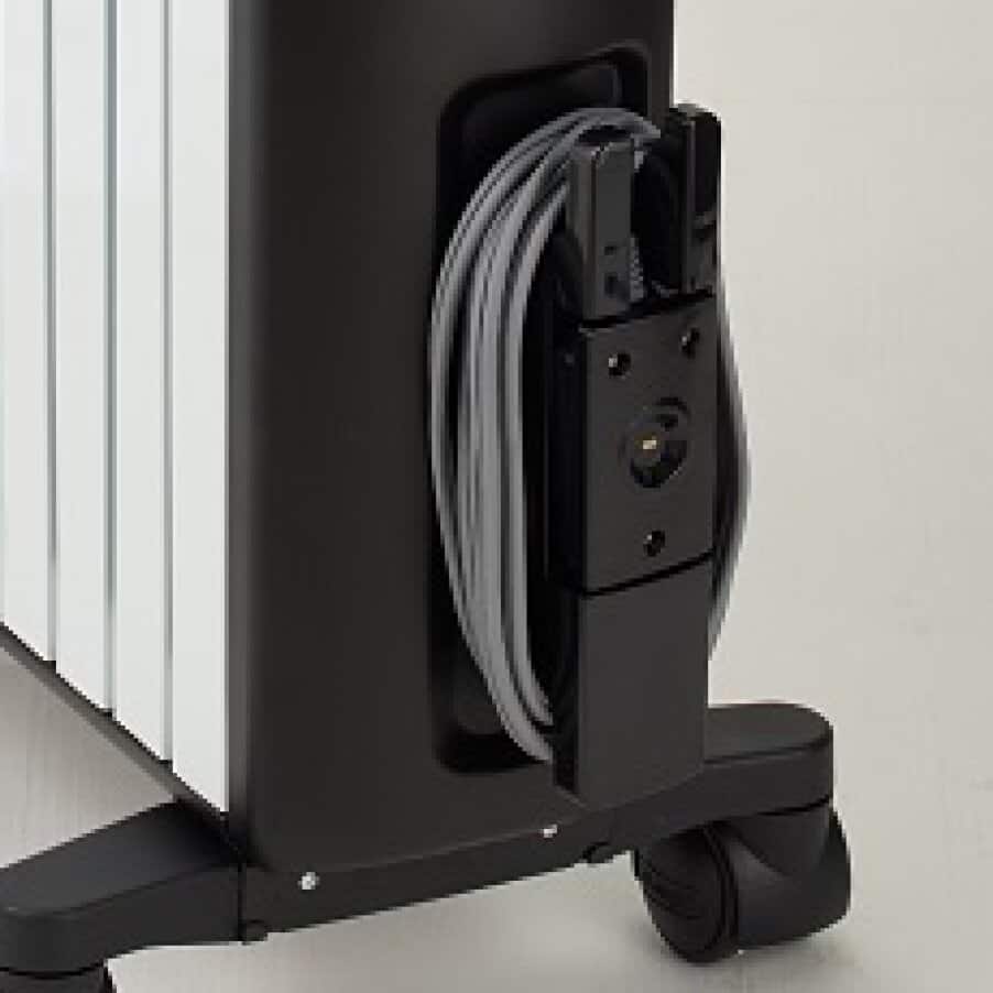 デロンギ独自の安全プラグ