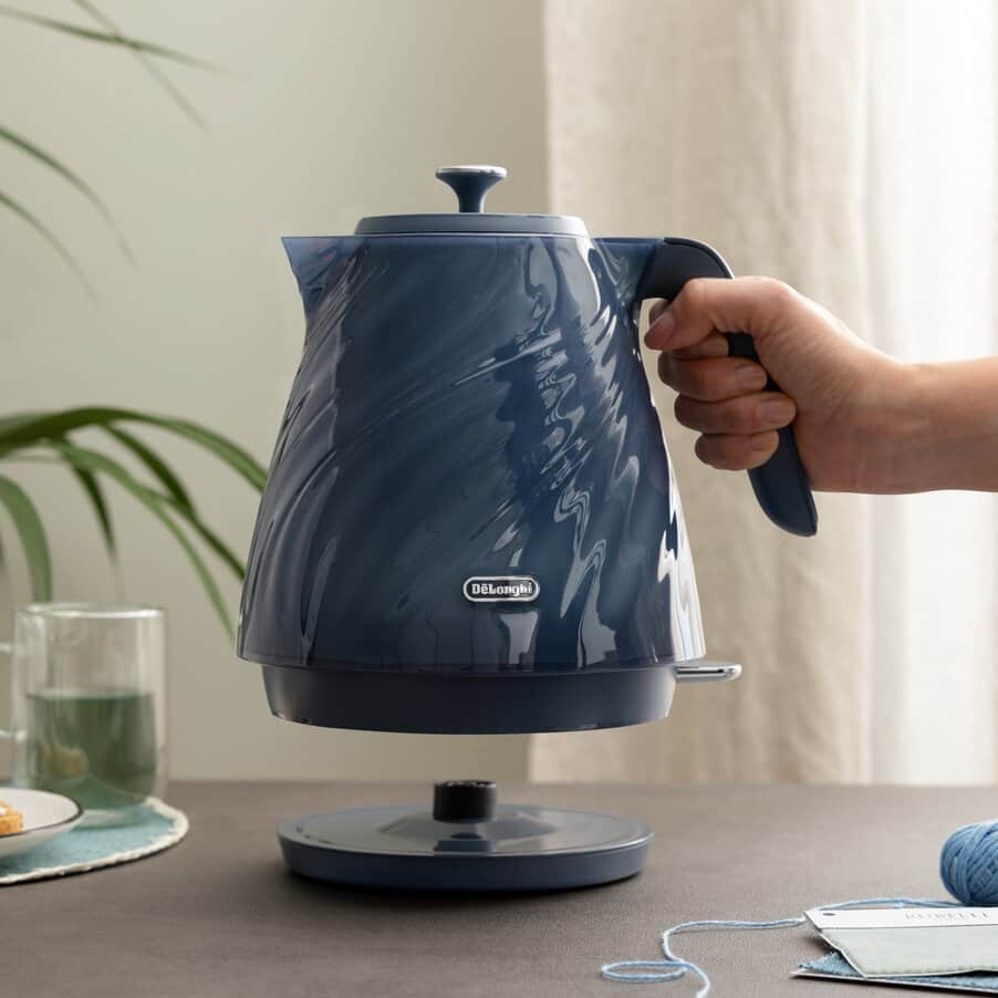 360° swivel base